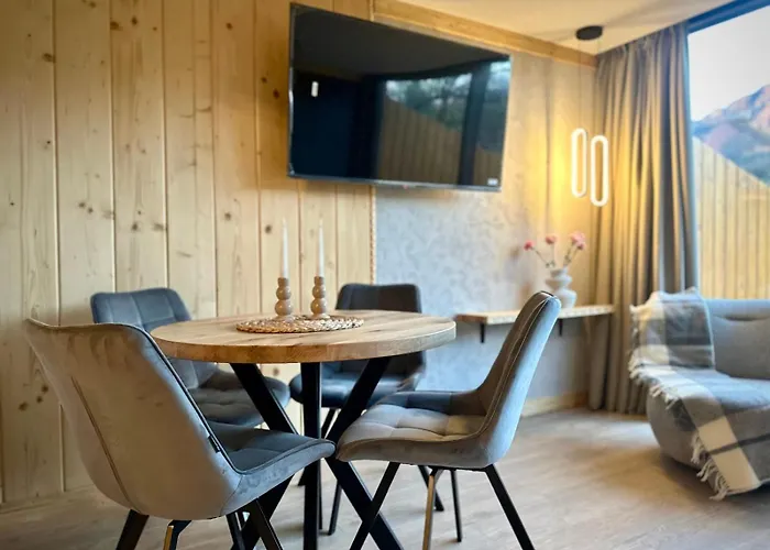 Pod Tatrami - Under The Tatras ザコパネ